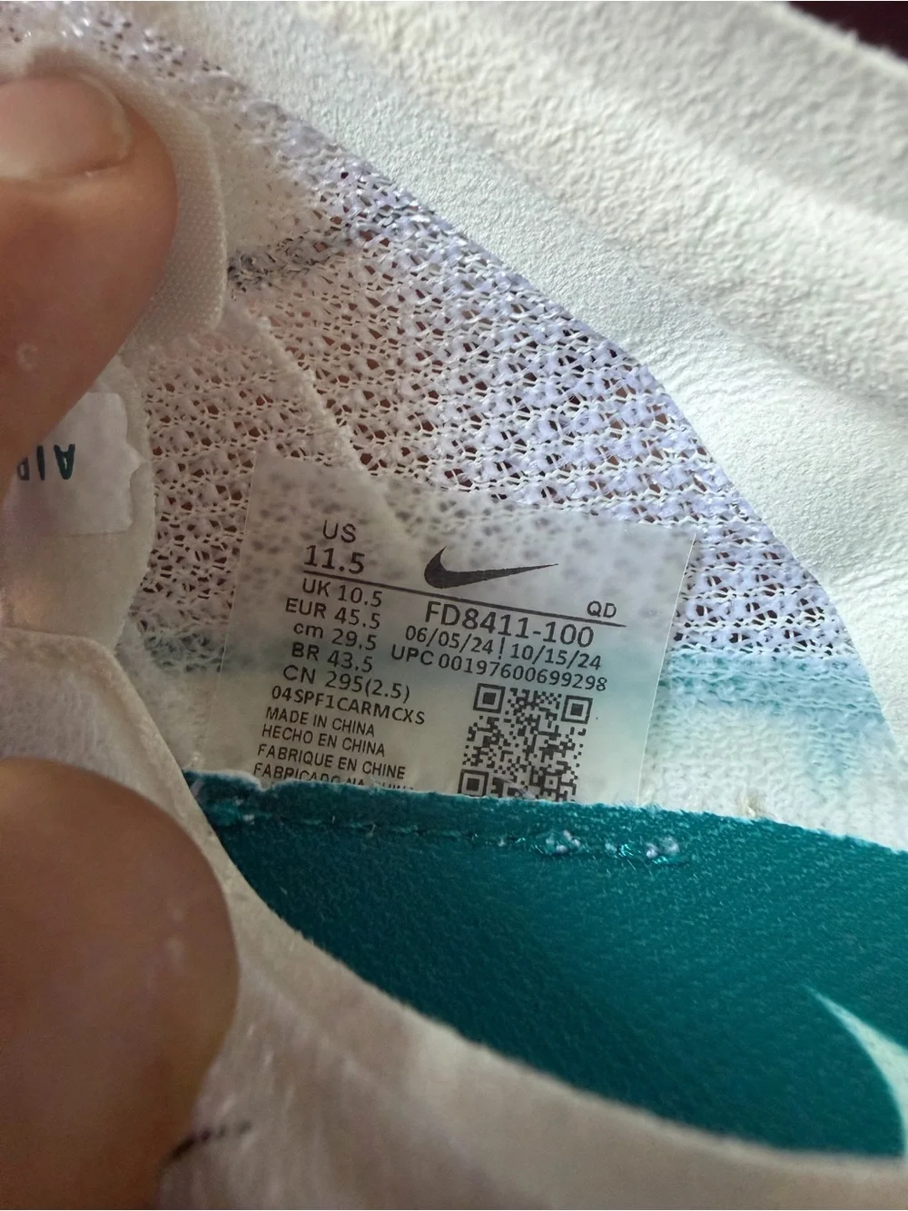 Nike - Air Zoom Victory 2 'White Bright Spruce Electric Algae Black.